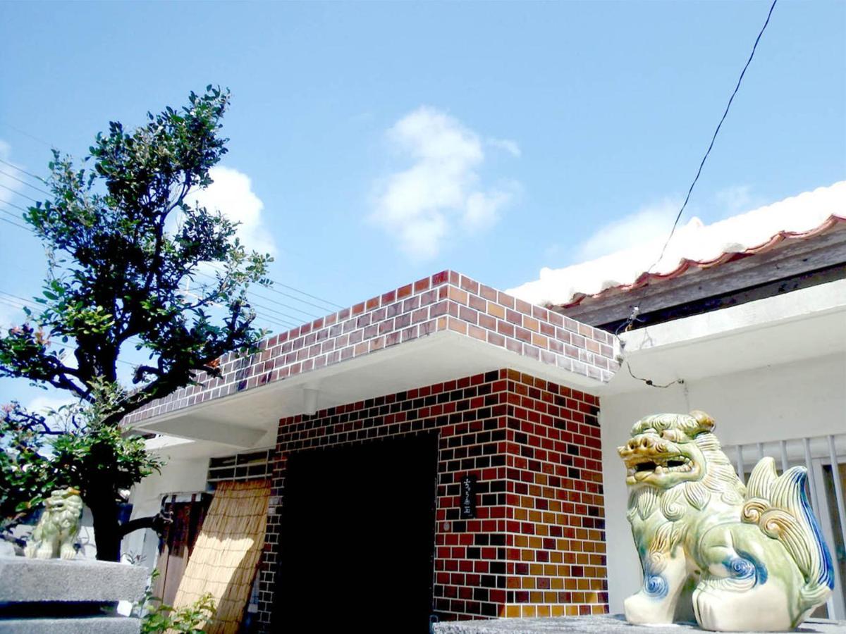 石垣島 一棟貸切りのお宿 ちゅら赤瓦 Ishigaki  Bagian luar foto