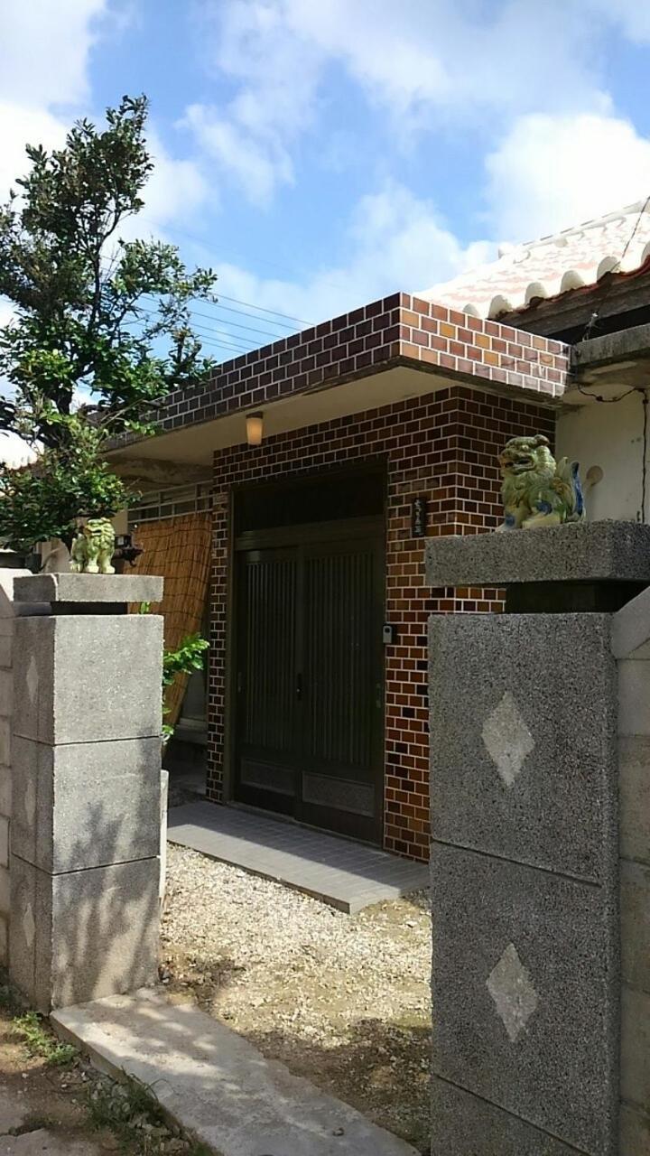 石垣島 一棟貸切りのお宿 ちゅら赤瓦 Ishigaki  Bagian luar foto